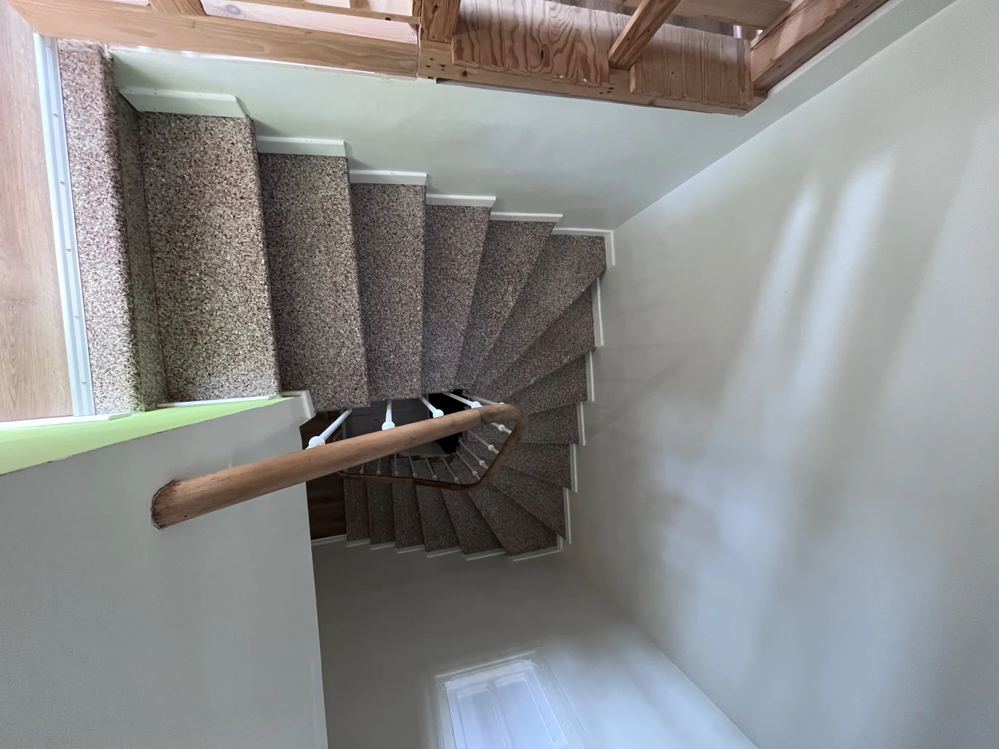 Investissez dans un immeuble rentable à Amélie-les-Bains-Palalda – 210 m², appartement F2, duplex F4 et commerce 