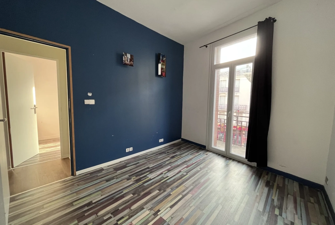 Investissez dans un immeuble rentable à Amélie-les-Bains-Palalda – 210 m², appartement F2, duplex F4 et commerce 