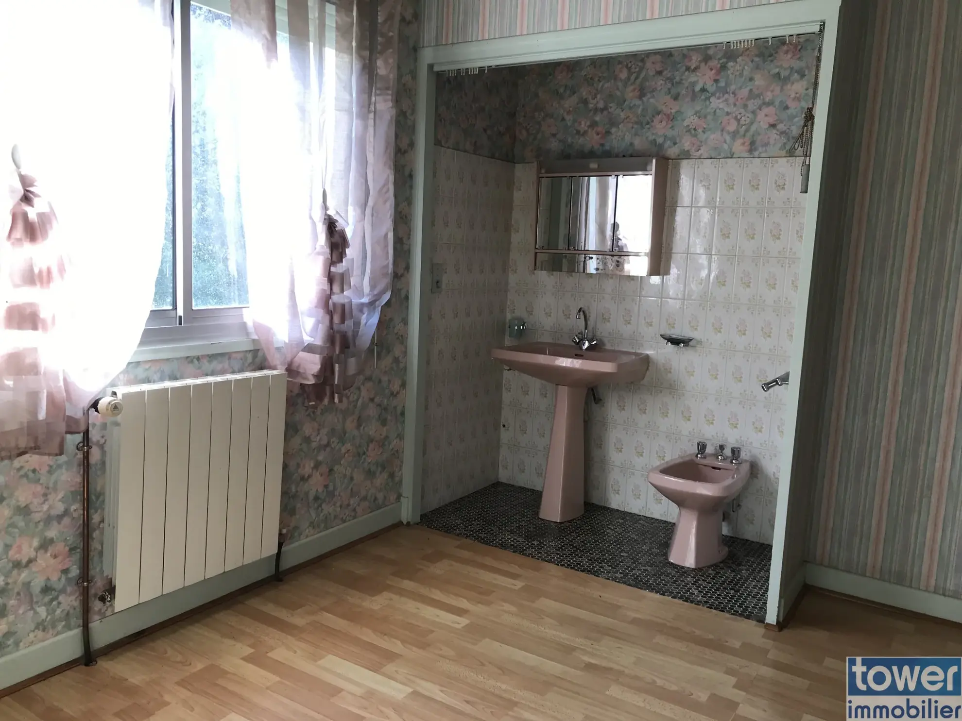 Vente d'un pavillon traditionnel de 125m² avec sous-sol et terrain arboré à Agen 