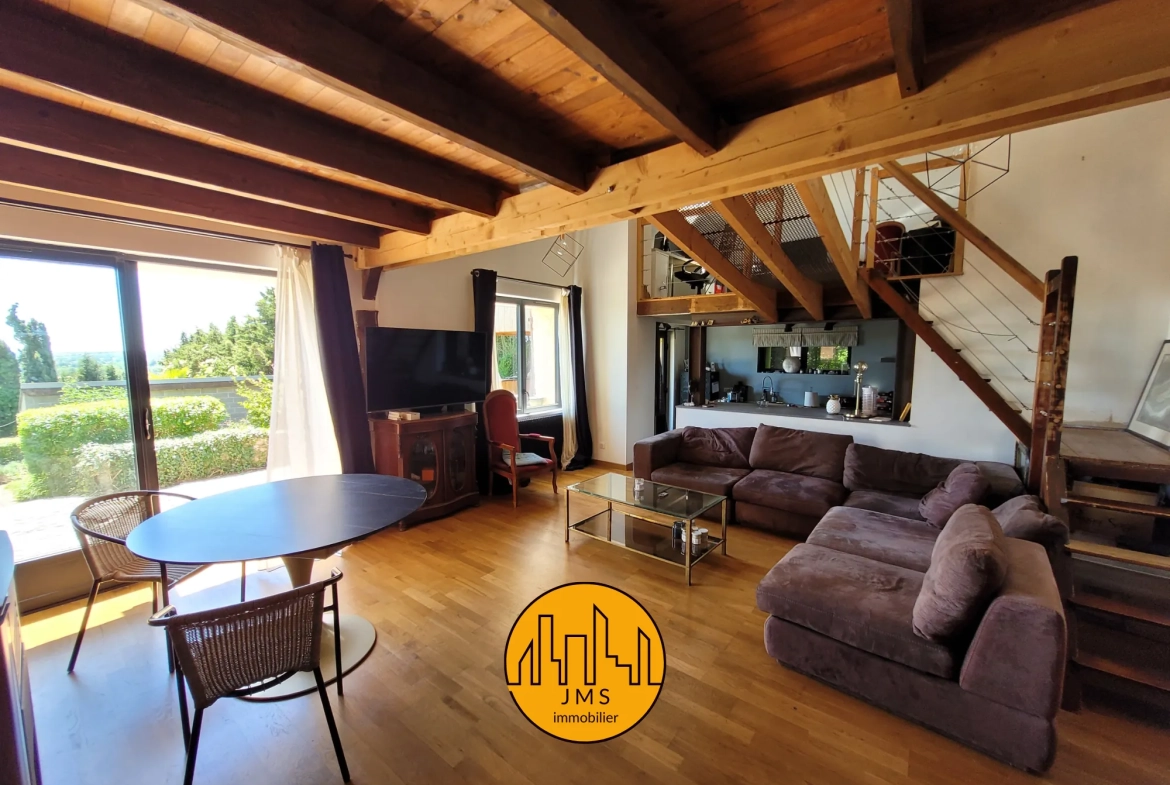 Maison en pierre avec piscine et vue imprenable sur le bocage près du Montet 
