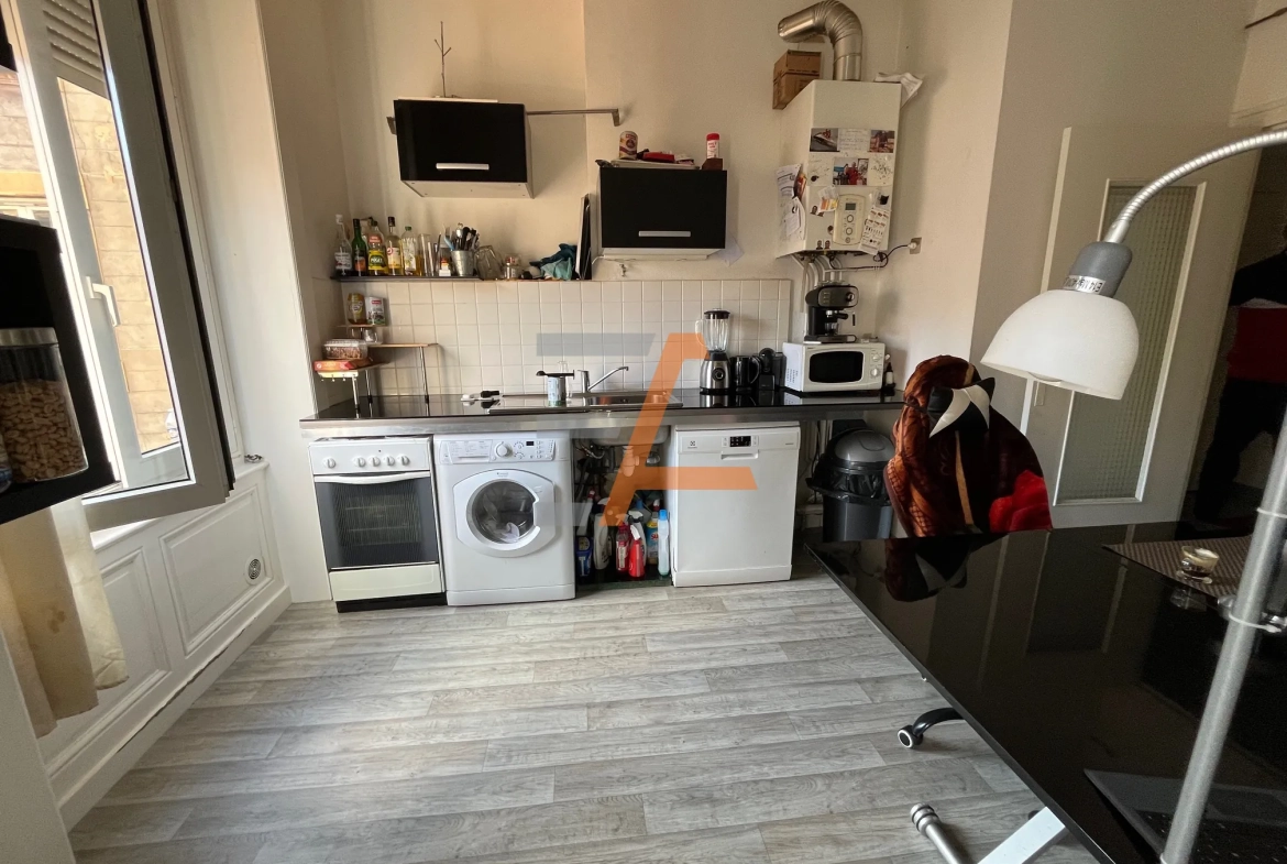 Grand T2 à rénover en secteur ENSASE - Investissement locatif idéal 