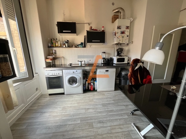 Grand T2 à rénover en secteur ENSASE - Investissement locatif idéal