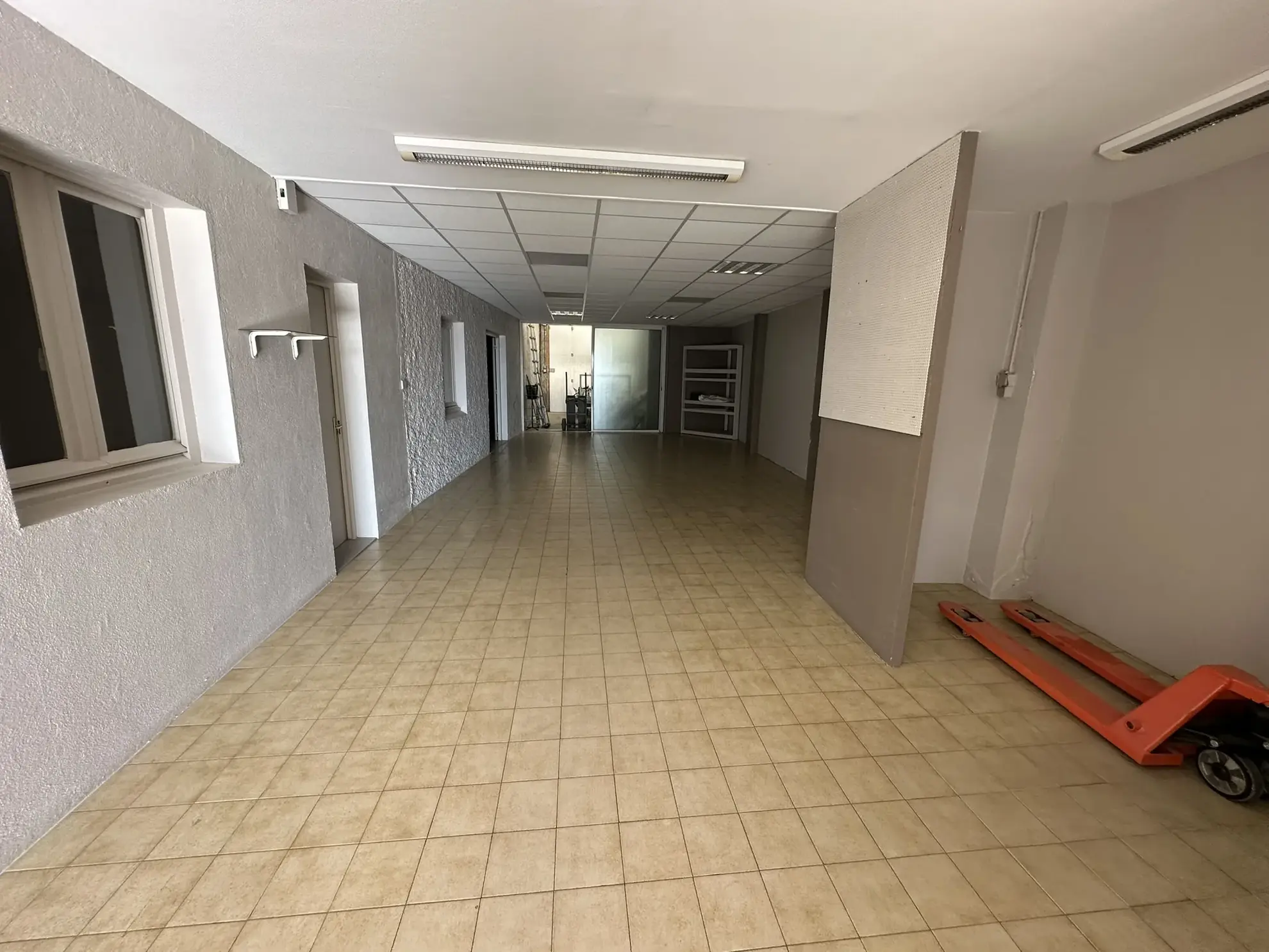 Immeuble à Baud avec grand potentiel d'aménagement et terrain de 558m² 
