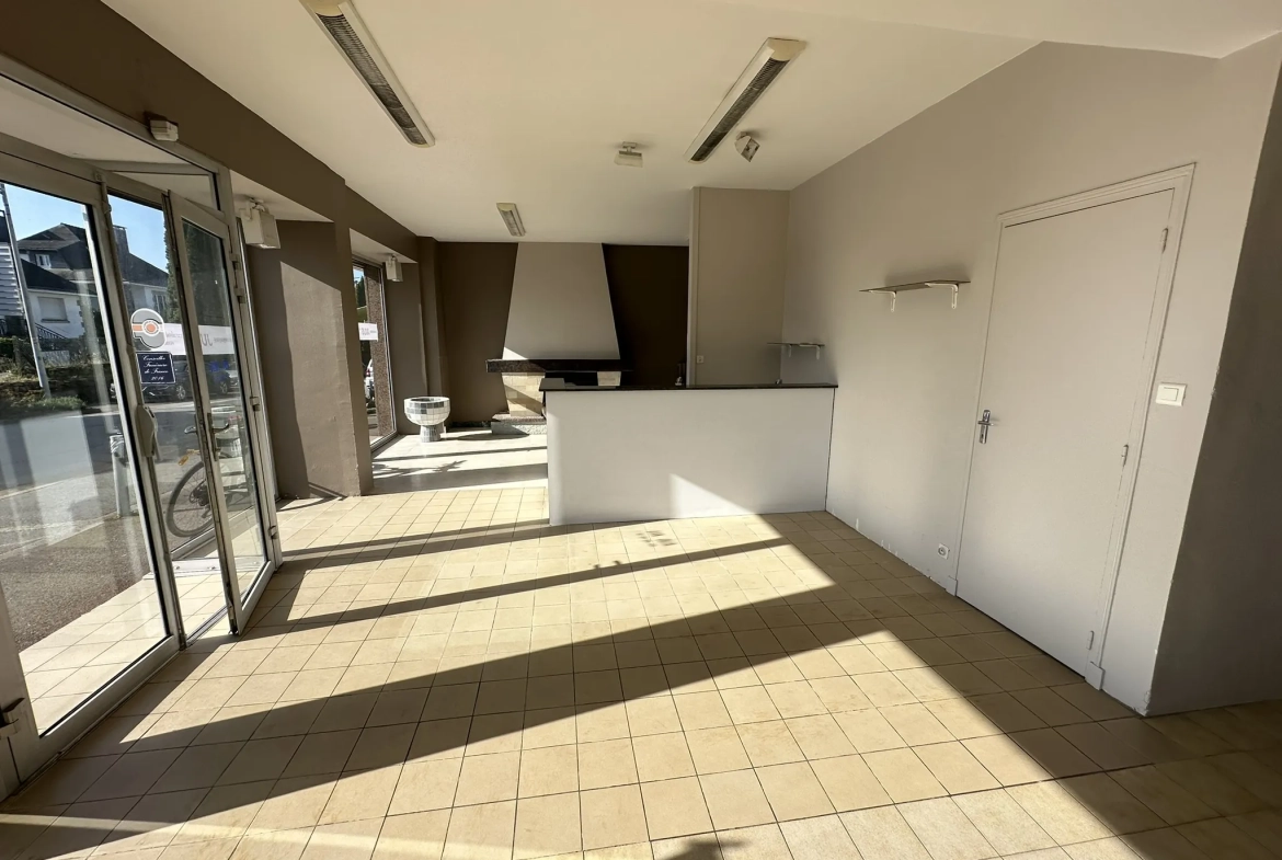 Immeuble à Baud avec grand potentiel d'aménagement et terrain de 558m² 