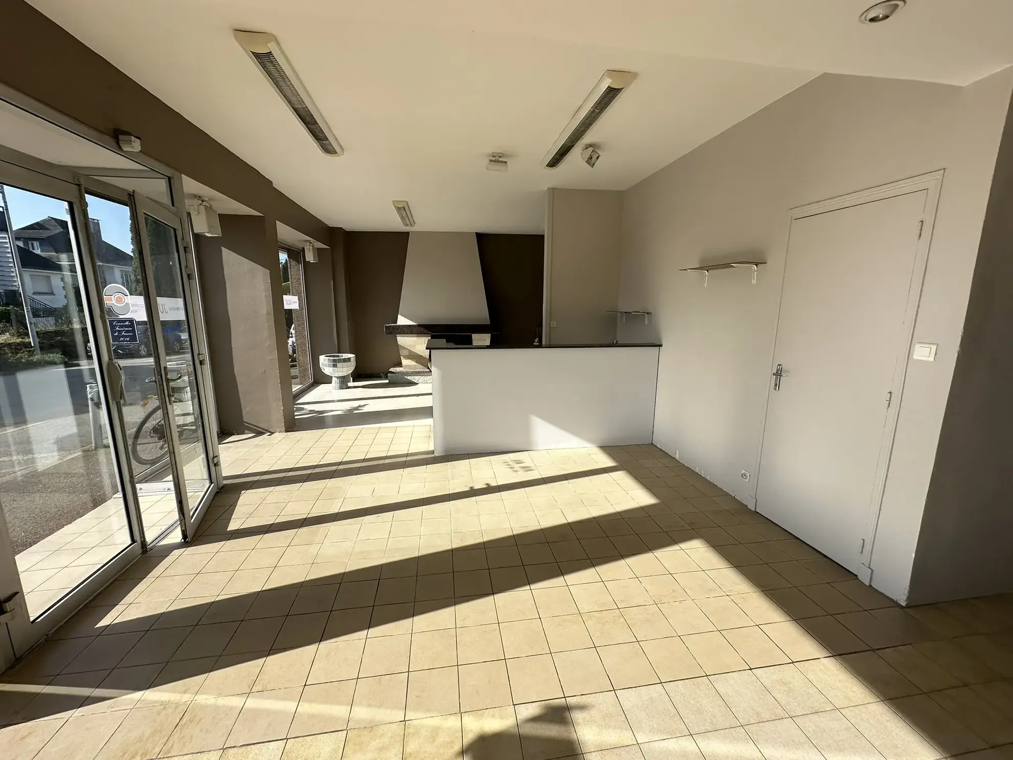 Immeuble à Baud avec grand potentiel d'aménagement et terrain de 558m² 