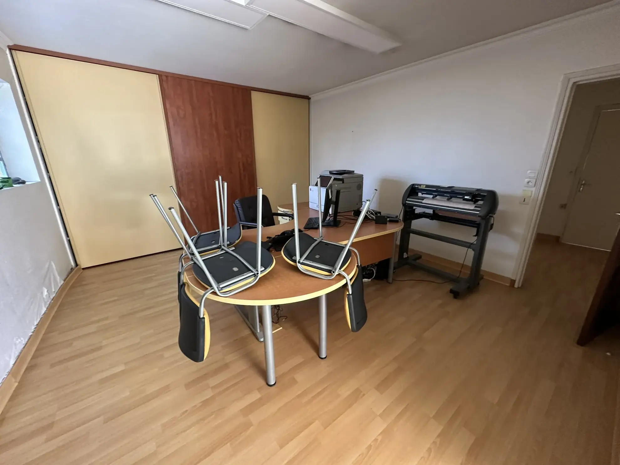Immeuble à Baud avec grand potentiel d'aménagement et terrain de 558m² 