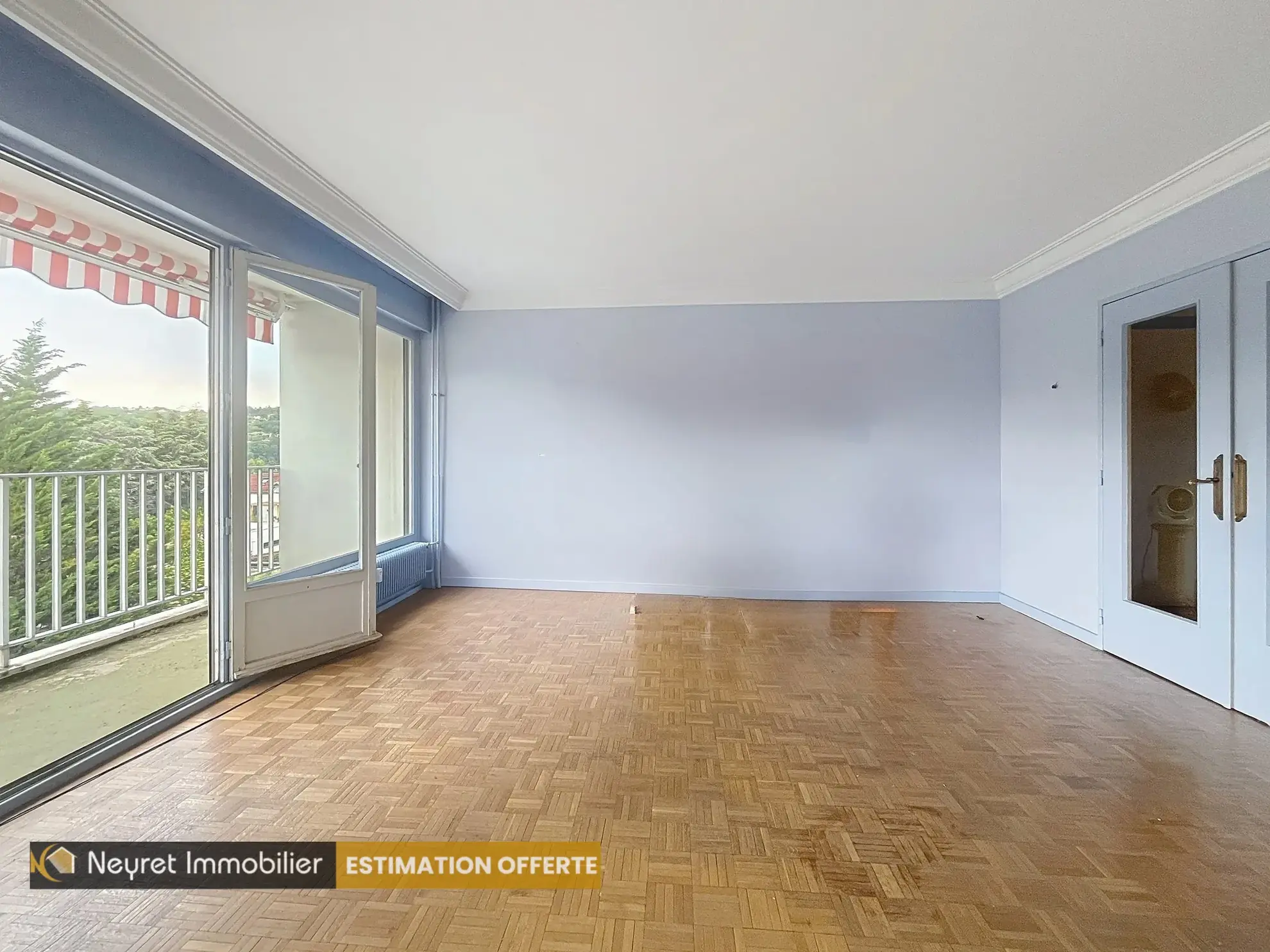 Appartement T4 de 90m² à Oullins avec balcon et parking, secteur calme 