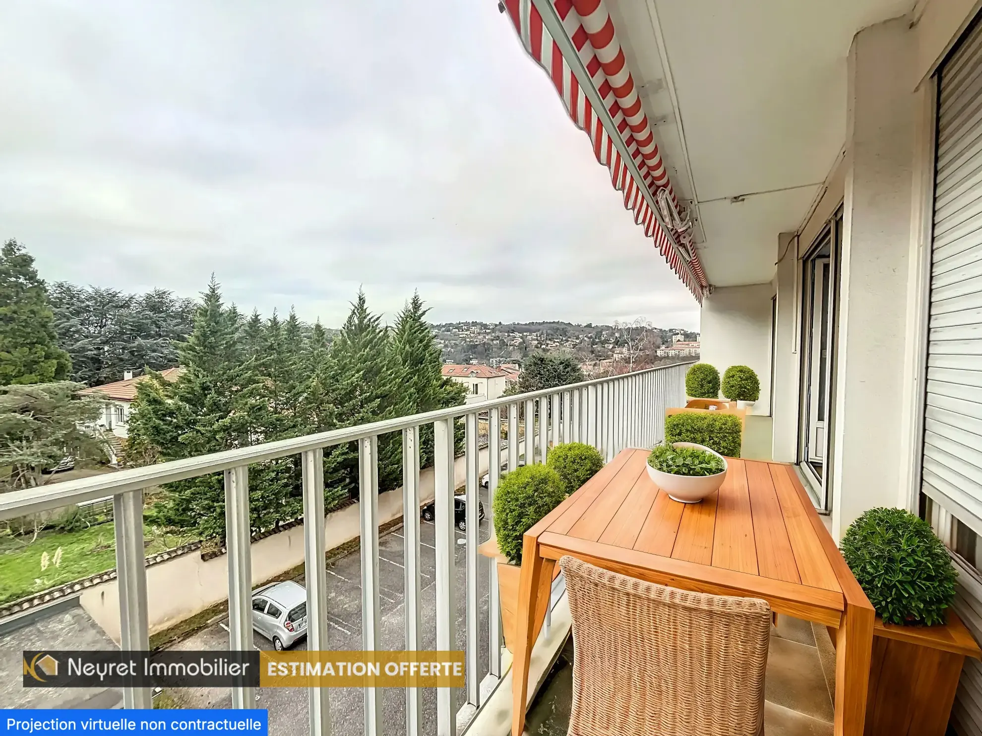 Appartement T4 de 90m² à Oullins avec balcon et parking, secteur calme 