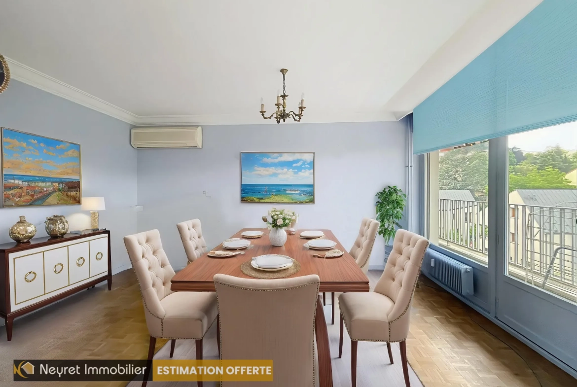 Appartement T4 de 90m² à Oullins avec balcon et parking, secteur calme 
