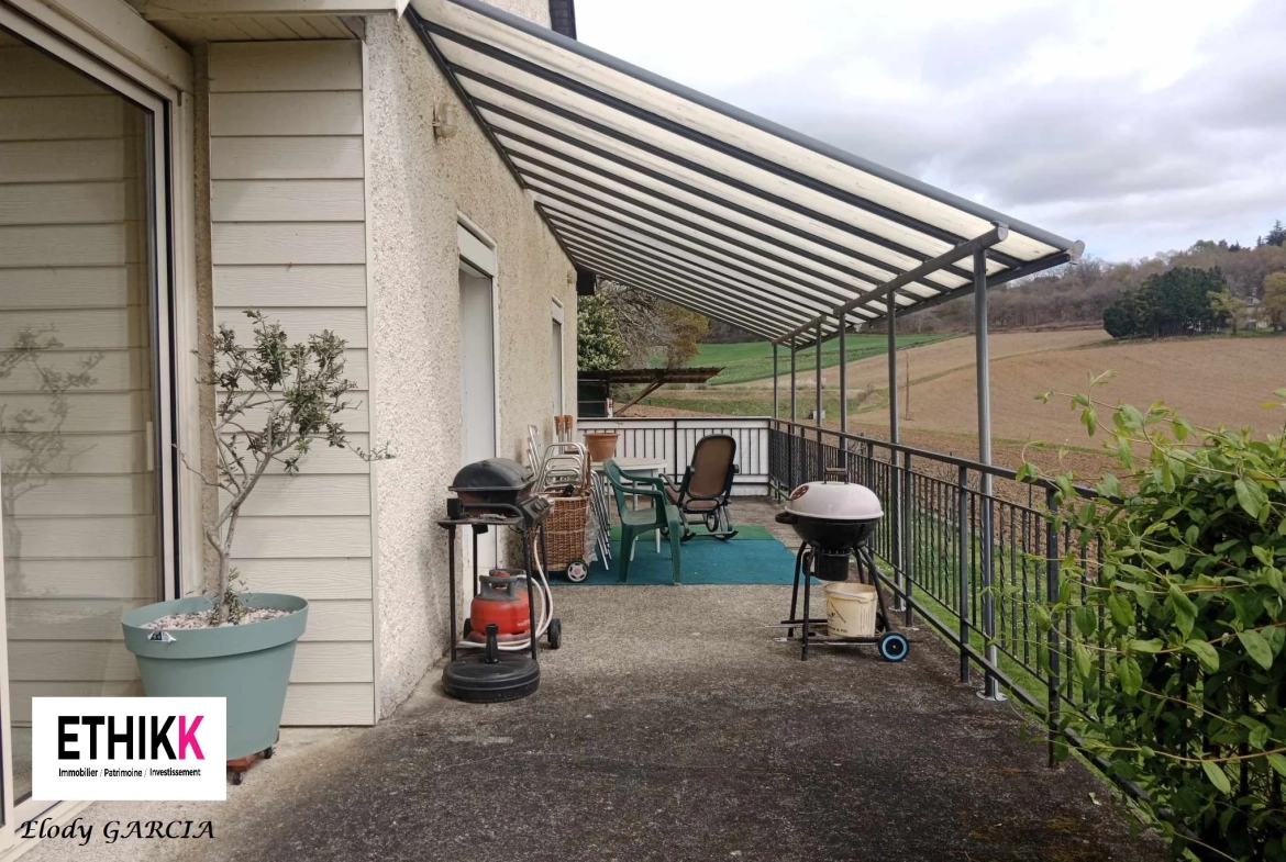 Maison familiale à vendre à Artix avec vue Pyrénées, 4 chambres, grand terrain, garage 