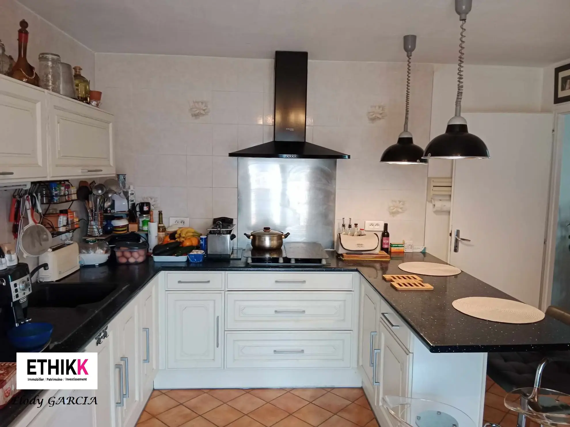 Maison familiale à vendre à Artix avec vue Pyrénées, 4 chambres, grand terrain, garage 