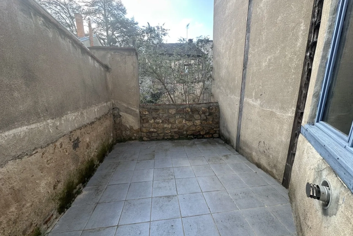 Maison de village à vendre à Marcigny avec terrasse et garage 