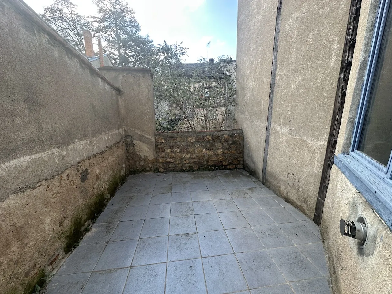 Maison de village à vendre à Marcigny avec terrasse et garage 