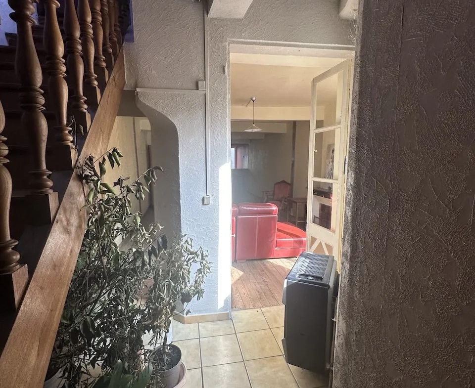 Maison de village à vendre à Marcigny avec terrasse et garage 