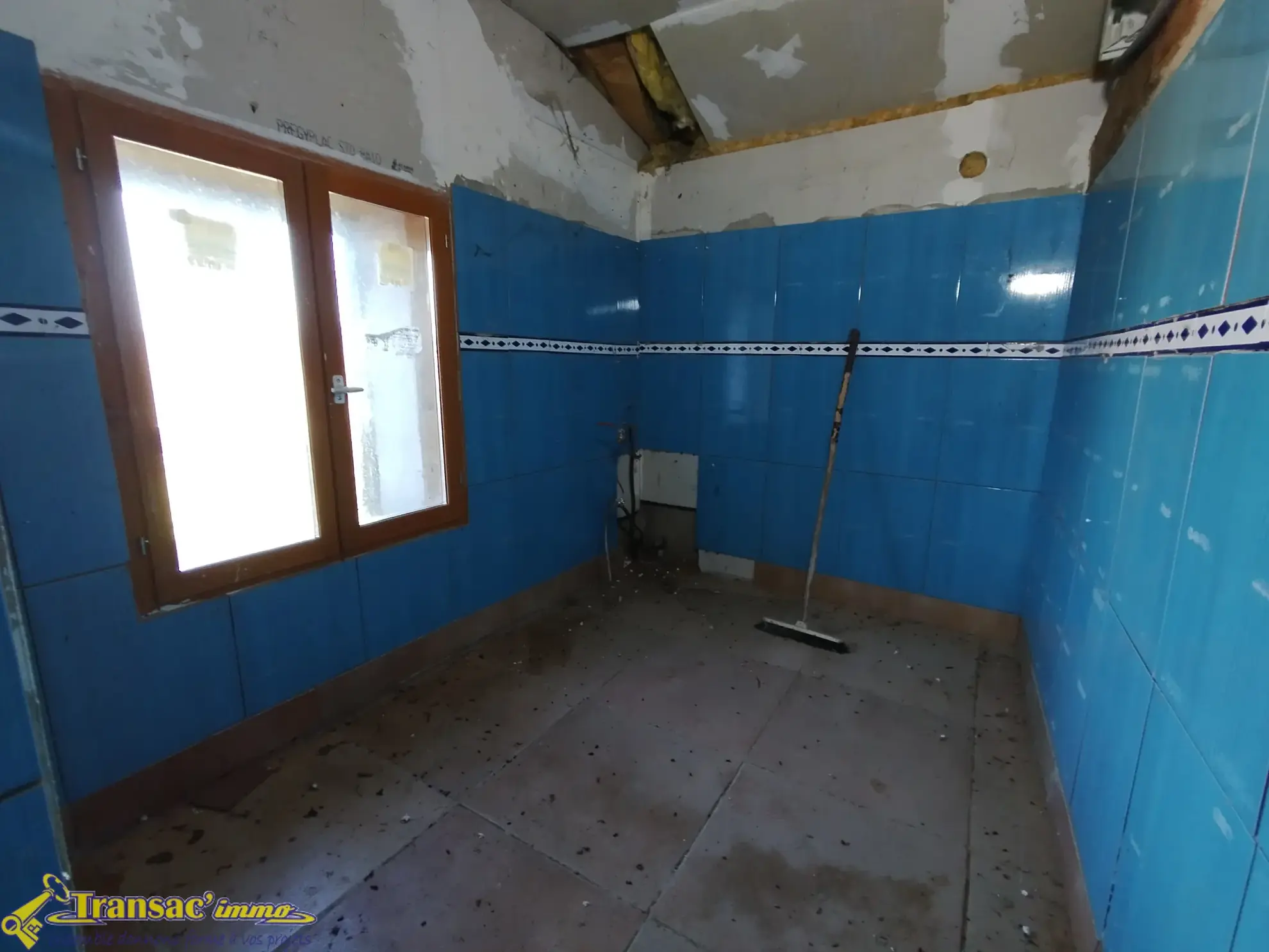 Maison de village à rénover de 60 m² avec parcelle de 2821 m² à Orléat 