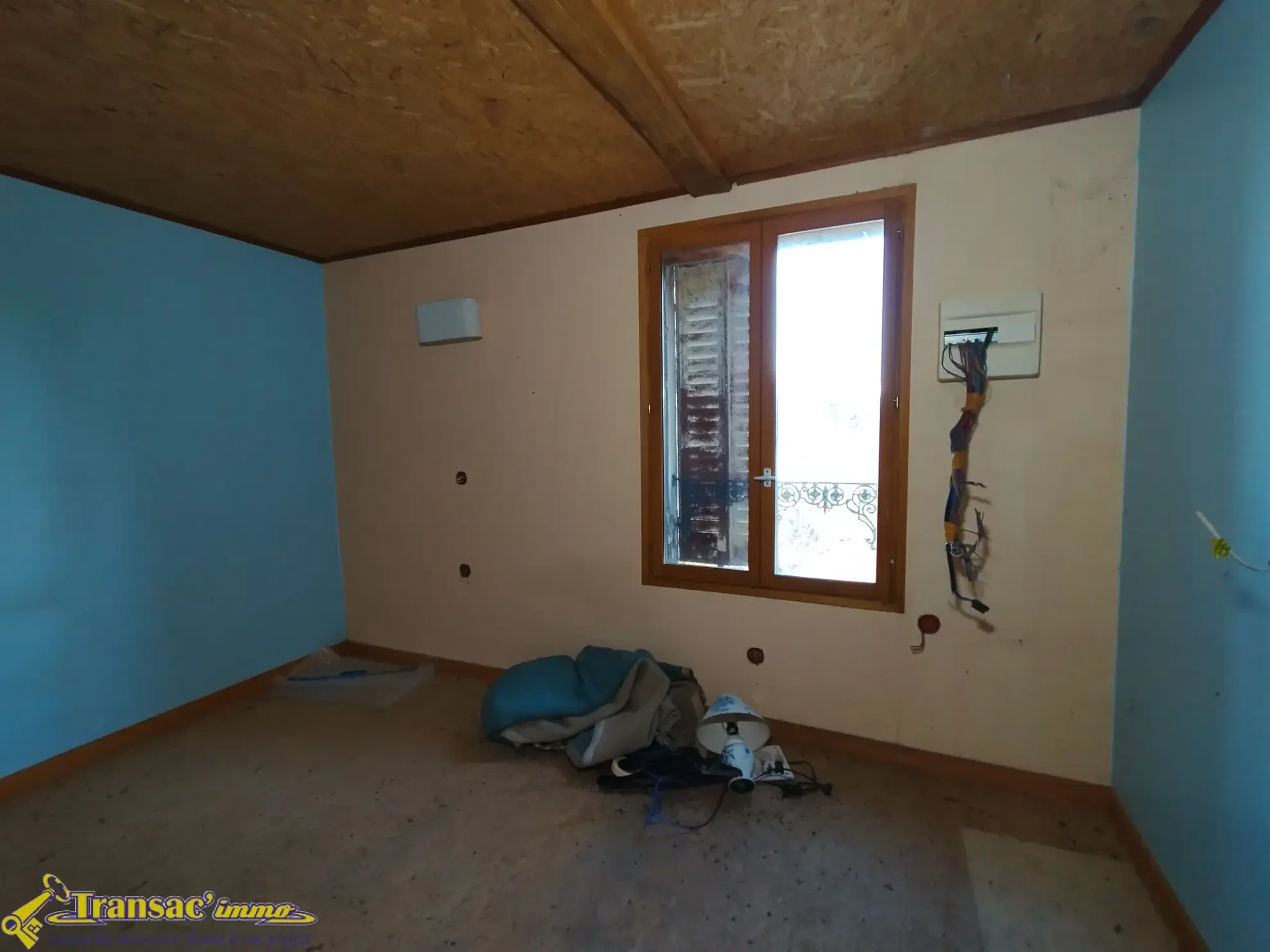 Maison de village à rénover de 60 m² avec parcelle de 2821 m² à Orléat 