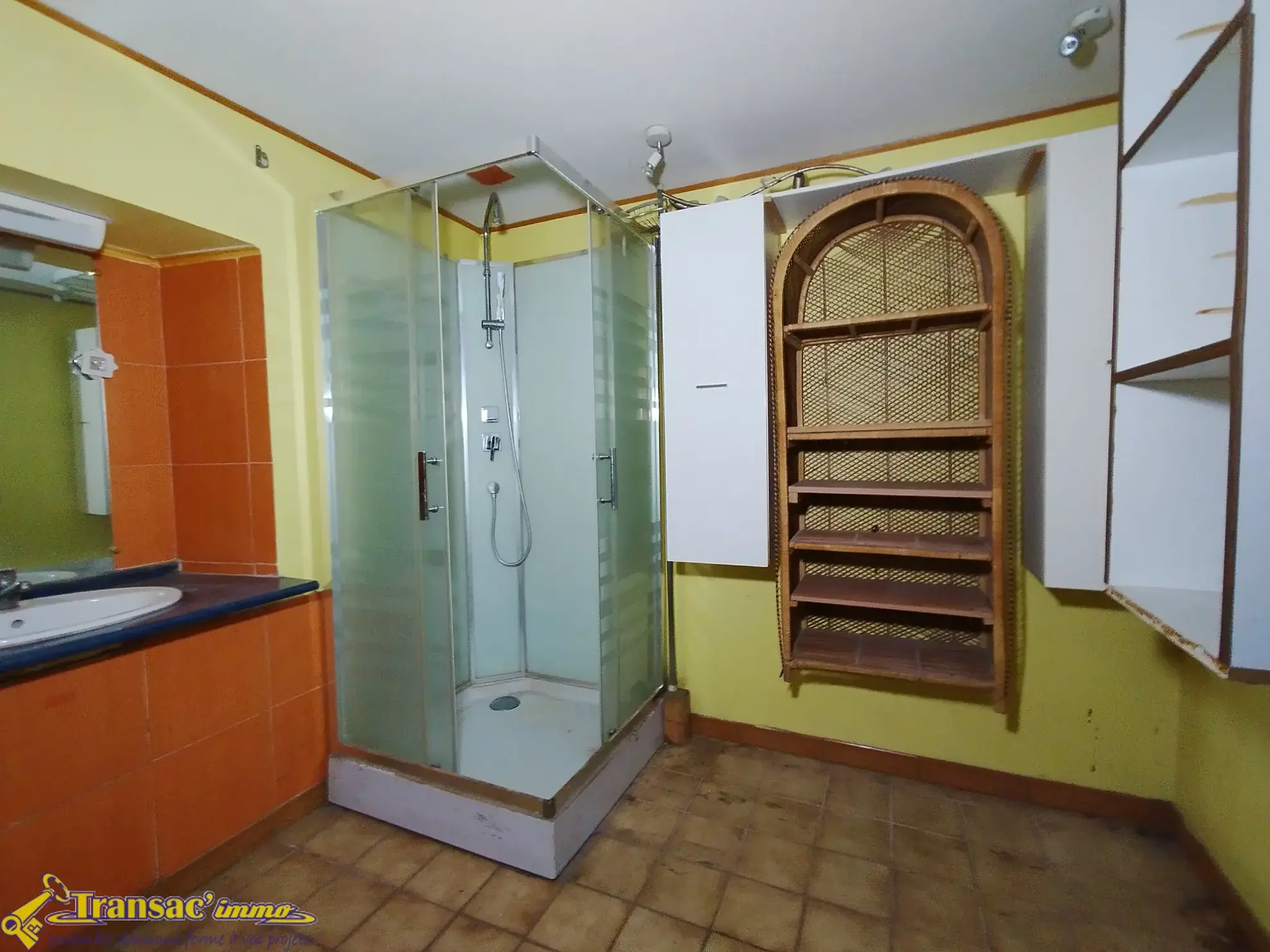 Maison de village à rénover de 60 m² avec parcelle de 2821 m² à Orléat 