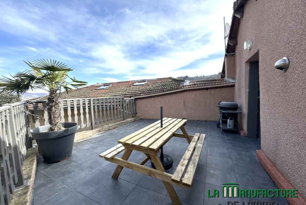 Maison de ville F5 avec terrasse et garage à Valfleury, proche Saint-Étienne 