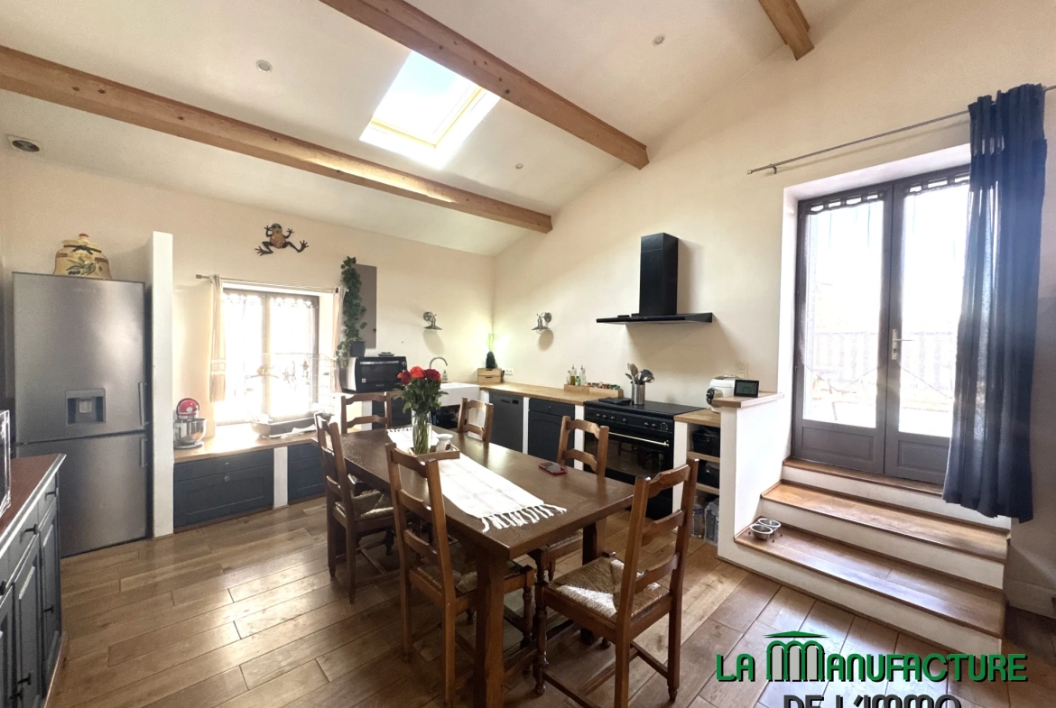 Maison de ville F5 avec terrasse et garage à Valfleury, proche Saint-Étienne 