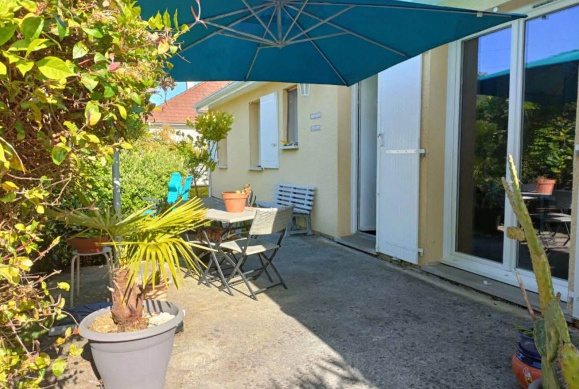 Maison de plain-pied à Artix, 3 chambres, jardin clôturé, secteur calme 