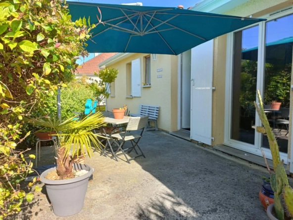 Maison de plain-pied à Artix, 3 chambres, jardin clôturé, secteur calme