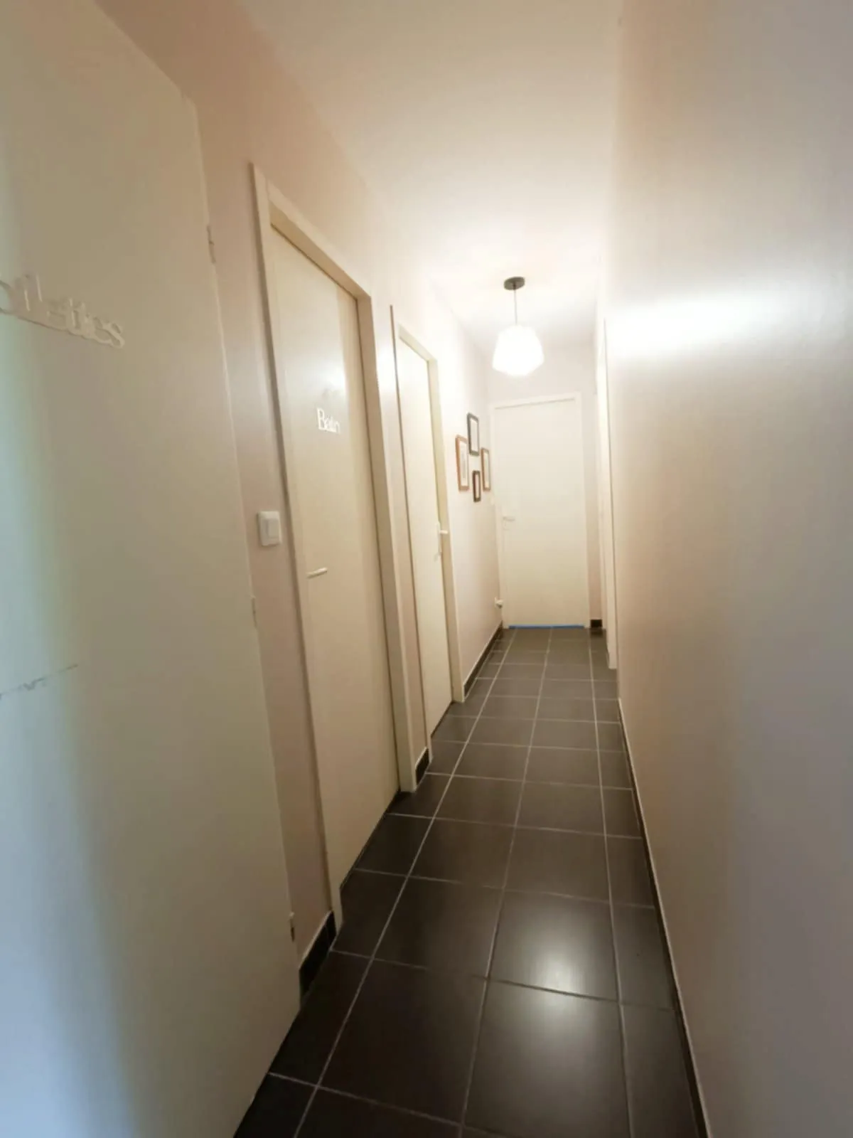 Maison de plain-pied à Artix, 3 chambres, jardin clôturé, secteur calme 