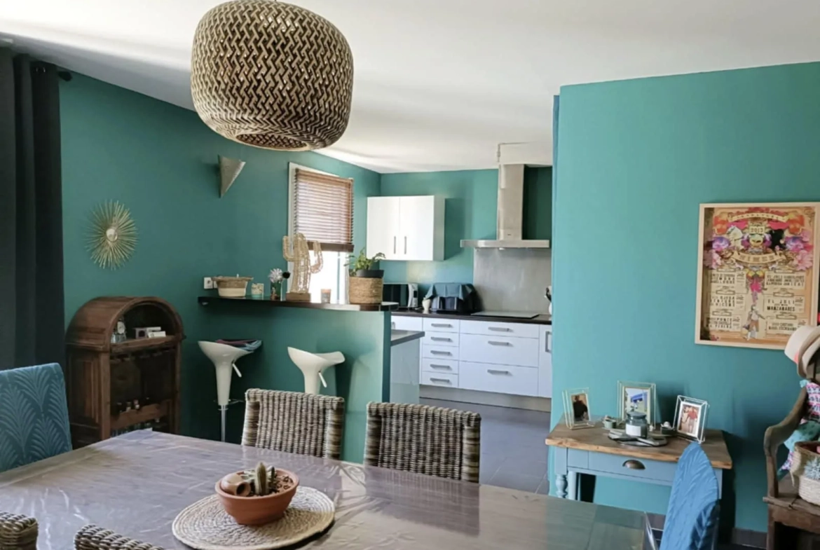 Maison de plain-pied à Artix, 3 chambres, jardin clôturé, secteur calme 