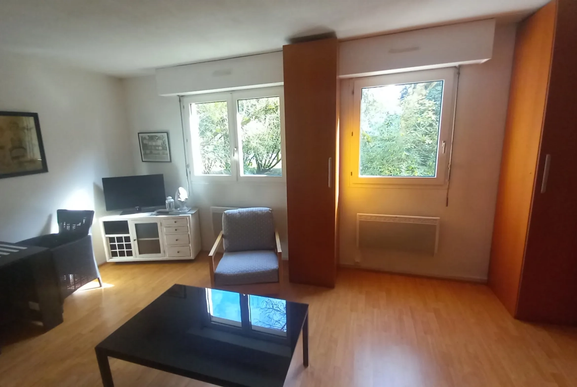 Appartement lumineux à Bordeaux Caudéran avec vue sur parc boisé - Idéal investissement 