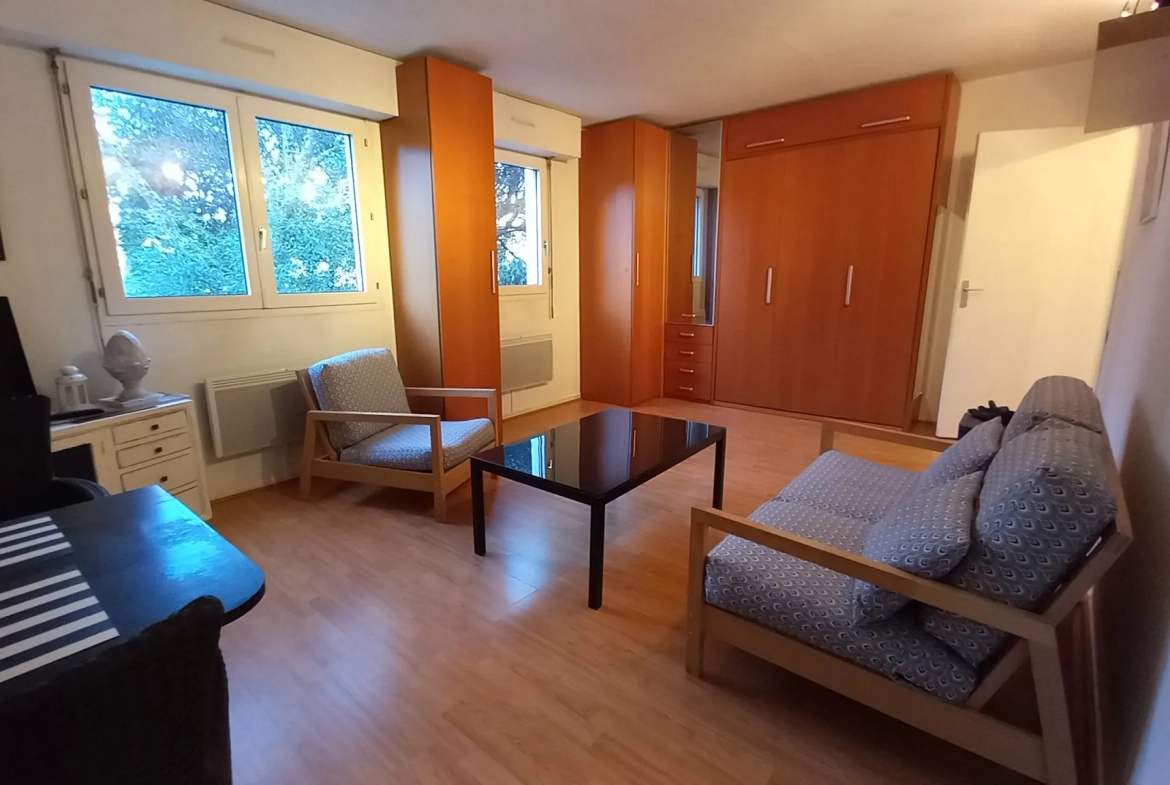 Appartement lumineux à Bordeaux Caudéran avec vue sur parc boisé - Idéal investissement 