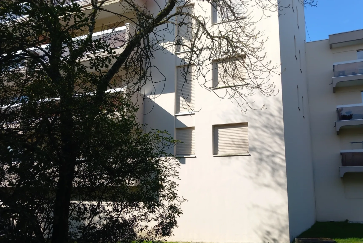 Appartement lumineux à Bordeaux Caudéran avec vue sur parc boisé - Idéal investissement 