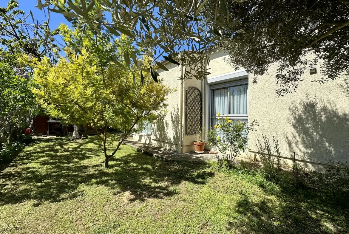Maison à Trèbes avec 3 chambres, jardin arboré et garage - Opportunité à ne pas manquer 