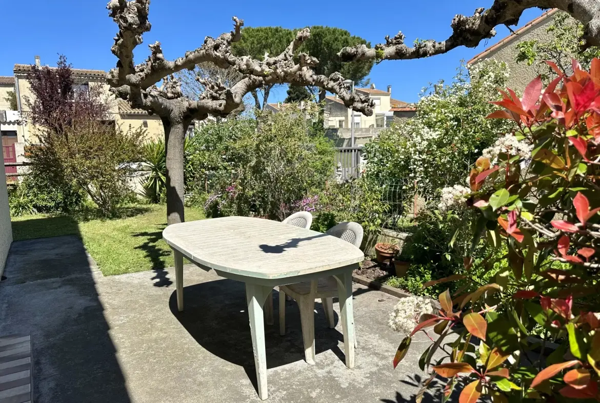 Maison à Trèbes avec 3 chambres, jardin arboré et garage - Opportunité à ne pas manquer 
