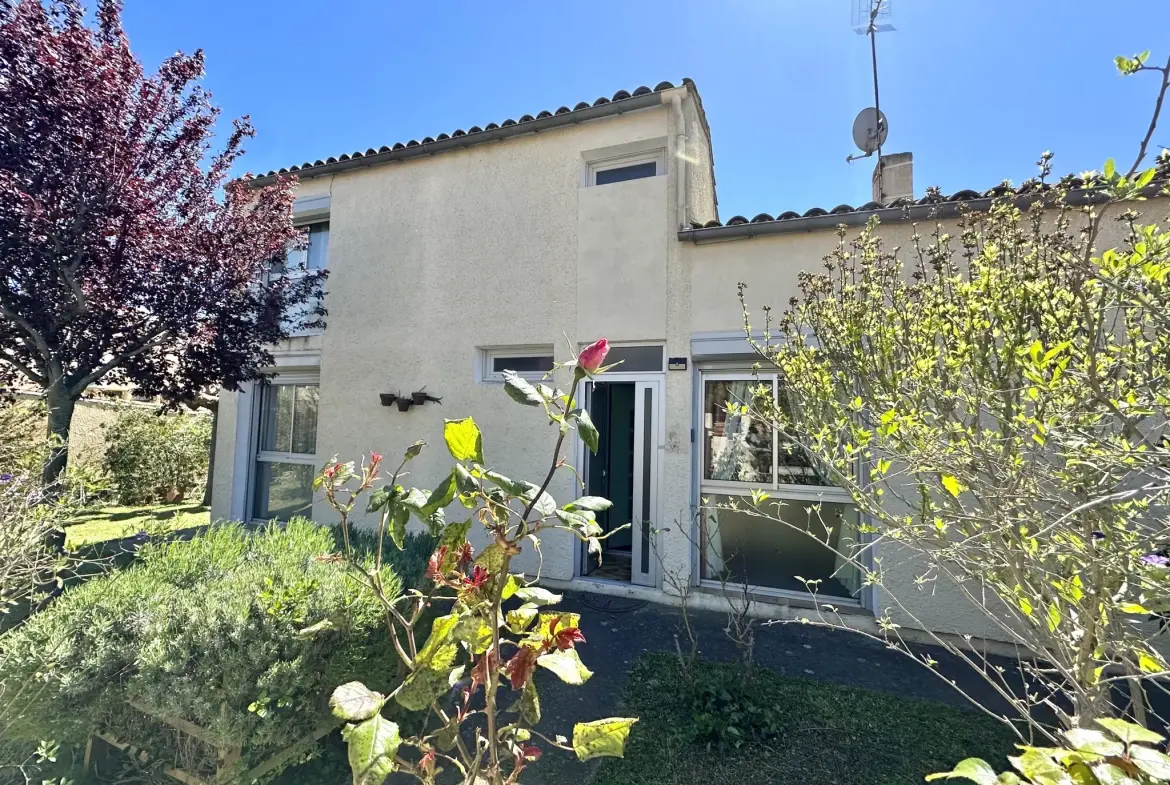 Maison à Trèbes avec 3 chambres, jardin arboré et garage - Opportunité à ne pas manquer 