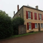Charmante maison en pierre à vendre à Lormes, Morvan avec dépendances et jardin