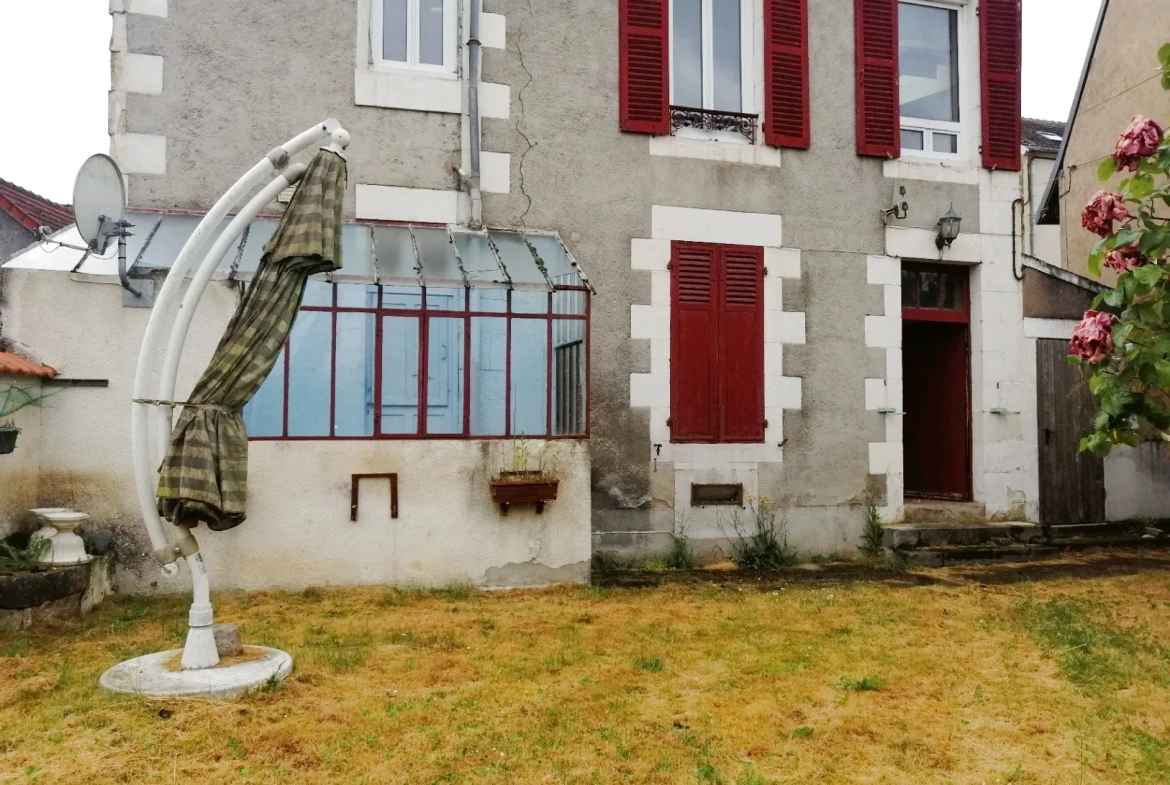 Maison à Nevers avec jardin, garage et 5 chambres – Vitale et proche commodités 