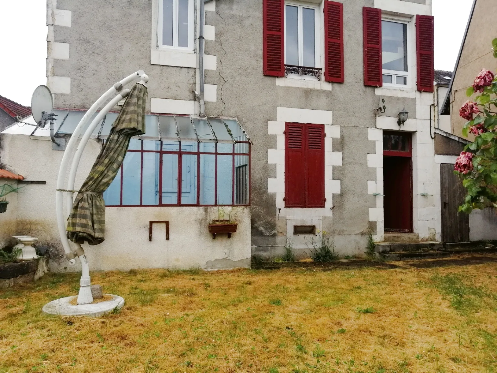 Maison à Nevers avec jardin, garage et 5 chambres – Vitale et proche commodités 
