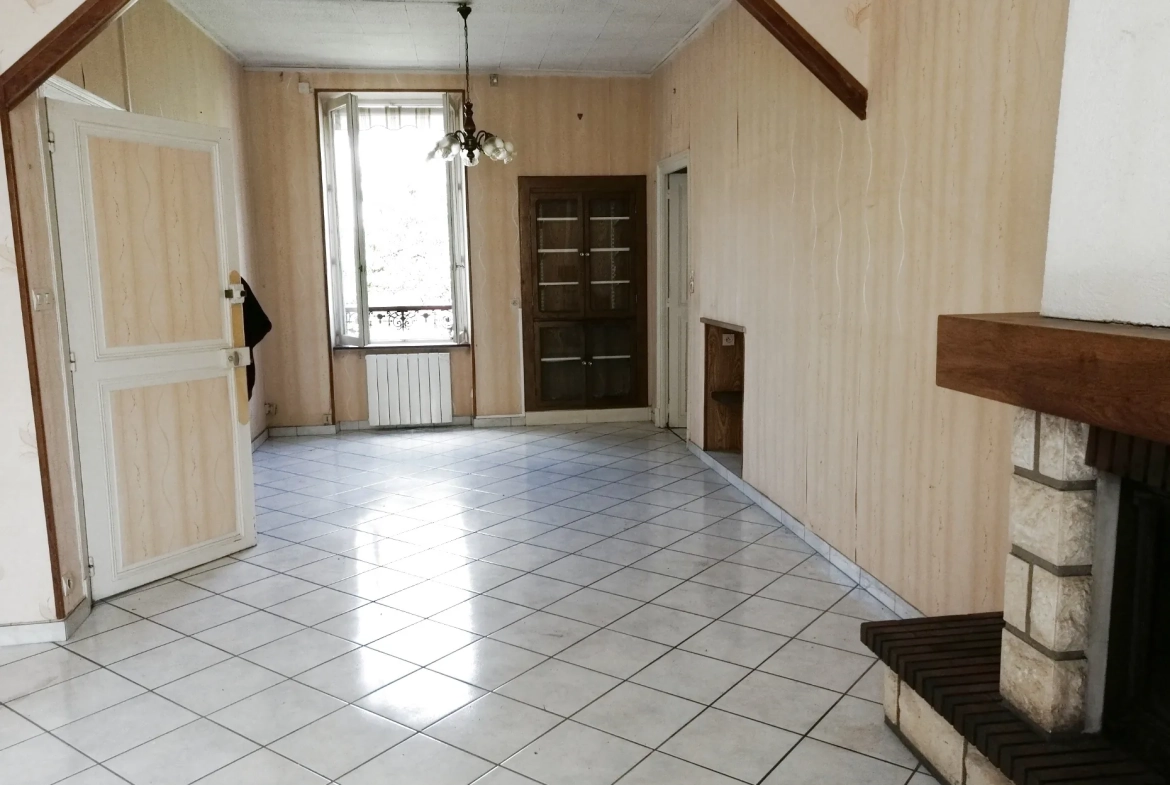 Maison à Nevers avec jardin, garage et 5 chambres – Vitale et proche commodités 