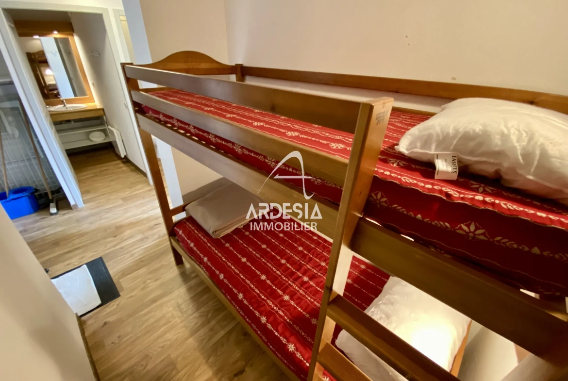 Appartement T2 cabine à vendre à Albiez Montrond, station de ski, vue sur Arves 