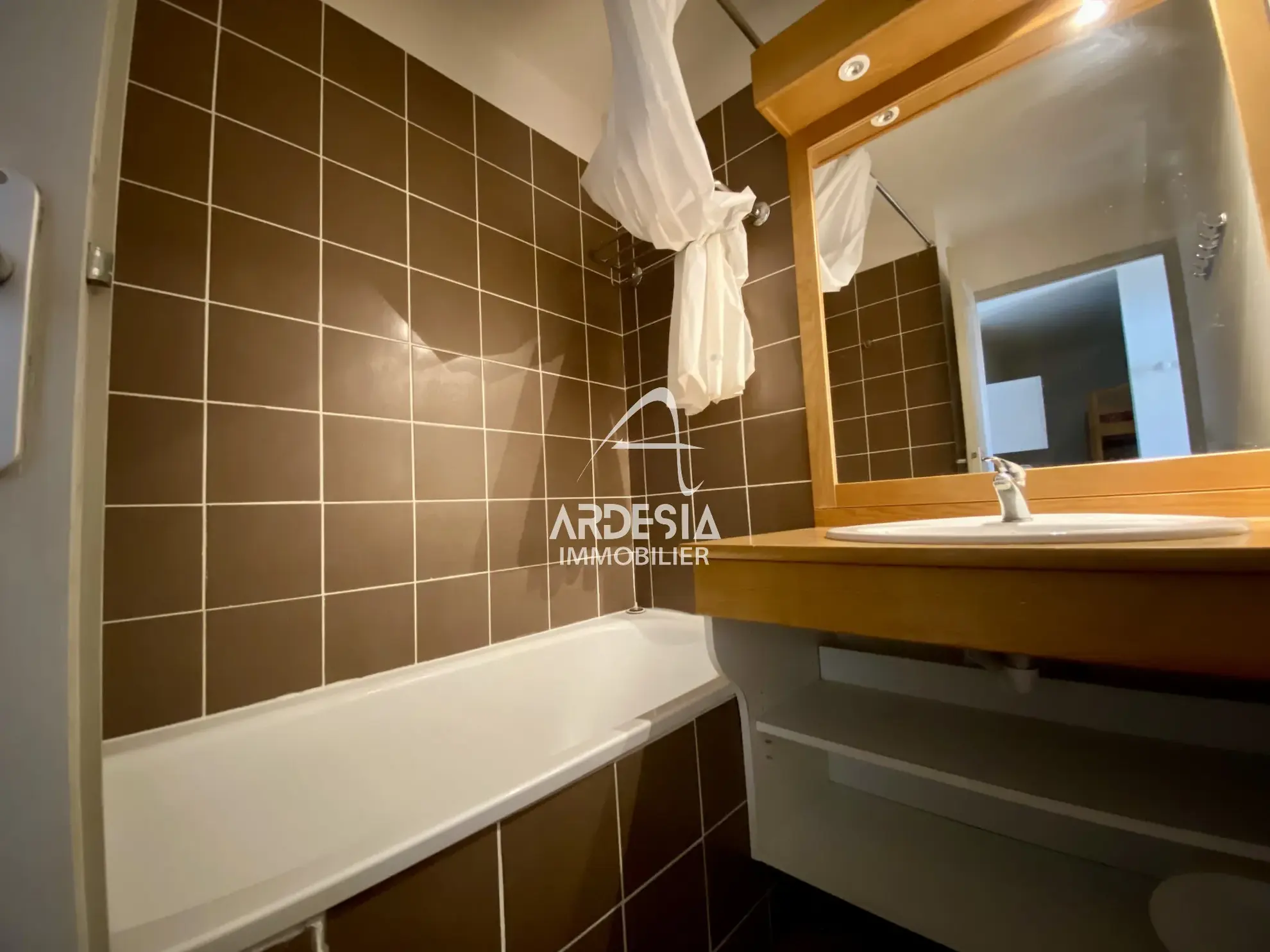 Appartement T2 cabine à vendre à Albiez Montrond, station de ski, vue sur Arves 