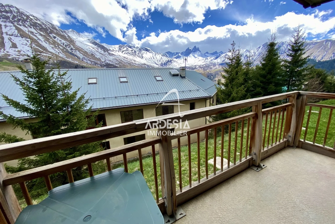 Appartement T2 cabine à vendre à Albiez Montrond, station de ski, vue sur Arves 