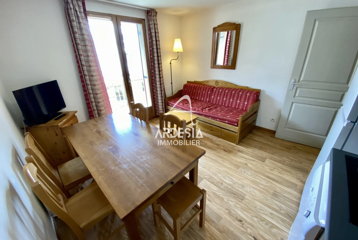 Appartement T2 cabine à vendre à Albiez Montrond, station de ski, vue sur Arves 
