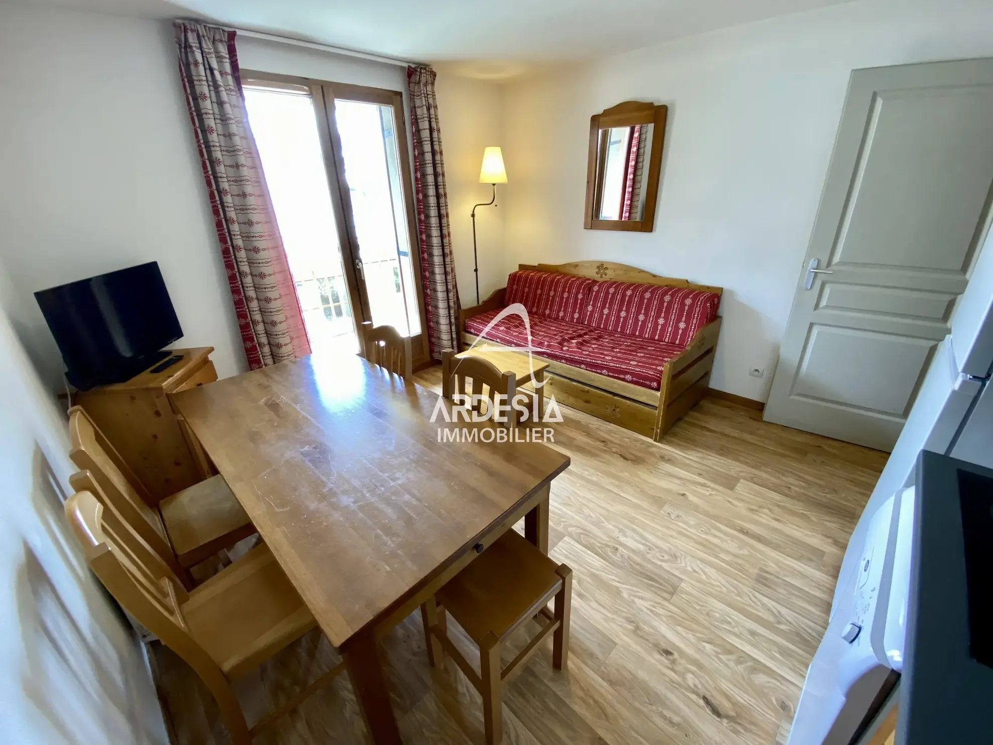Appartement T2 cabine à vendre à Albiez Montrond, station de ski, vue sur Arves 