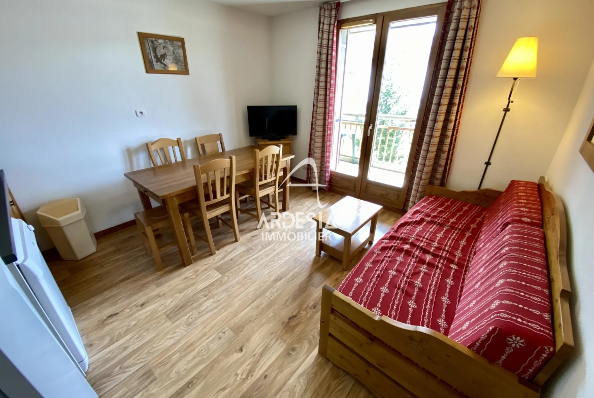 Appartement T2 cabine à vendre à Albiez Montrond, station de ski, vue sur Arves 