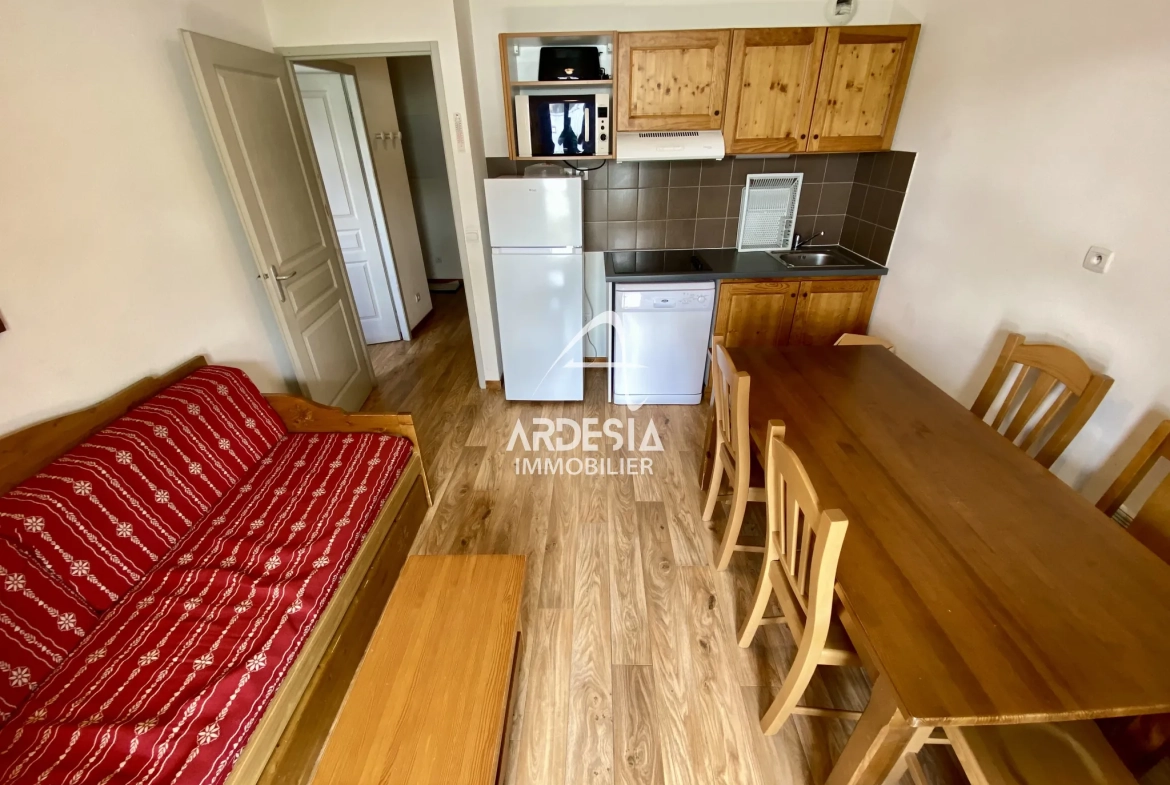 Appartement T2 cabine à vendre à Albiez Montrond, station de ski, vue sur Arves 