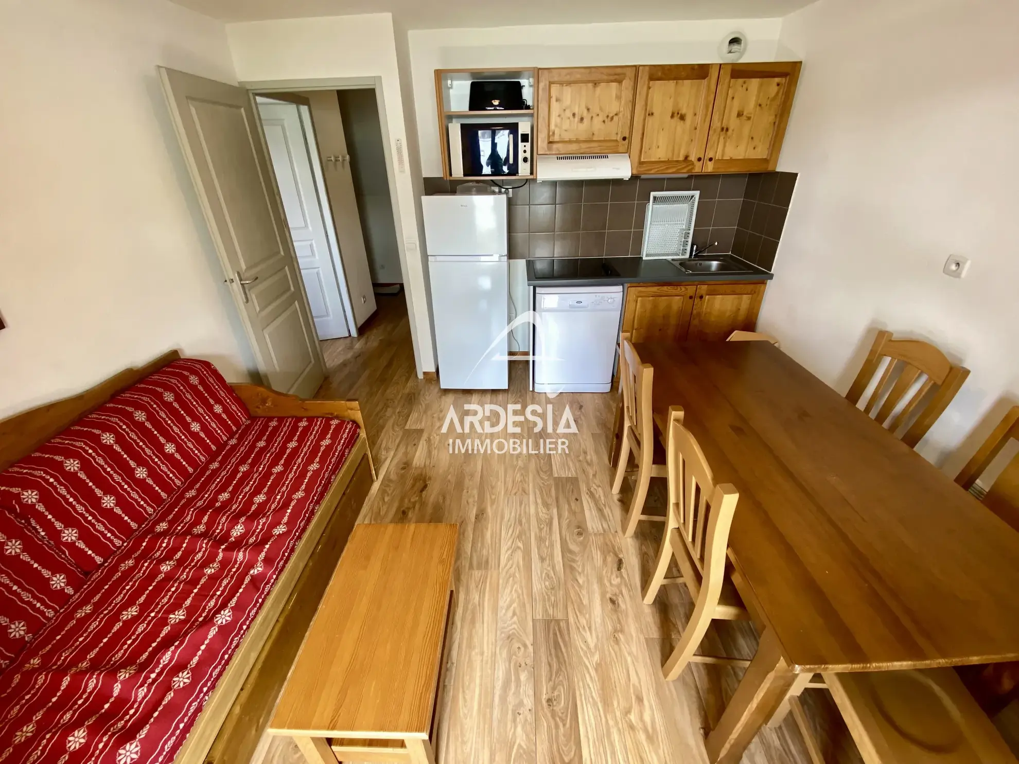 Appartement T2 cabine à vendre à Albiez Montrond, station de ski, vue sur Arves 