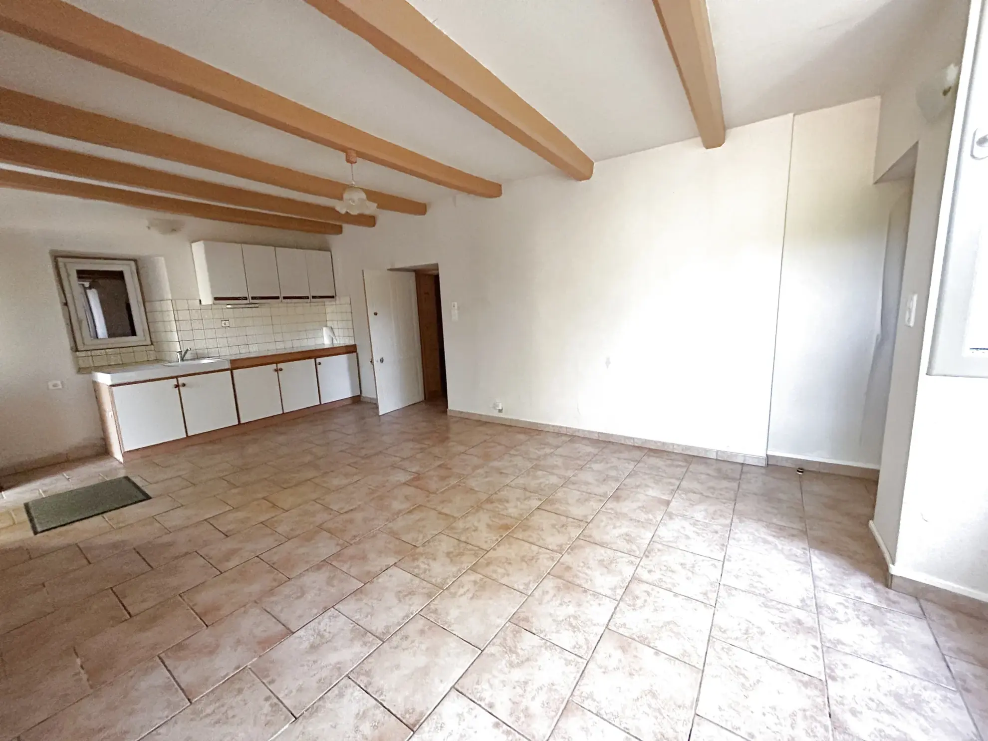 Maison spacieuse de 125 m² avec grange attenante en Périgord Vert 