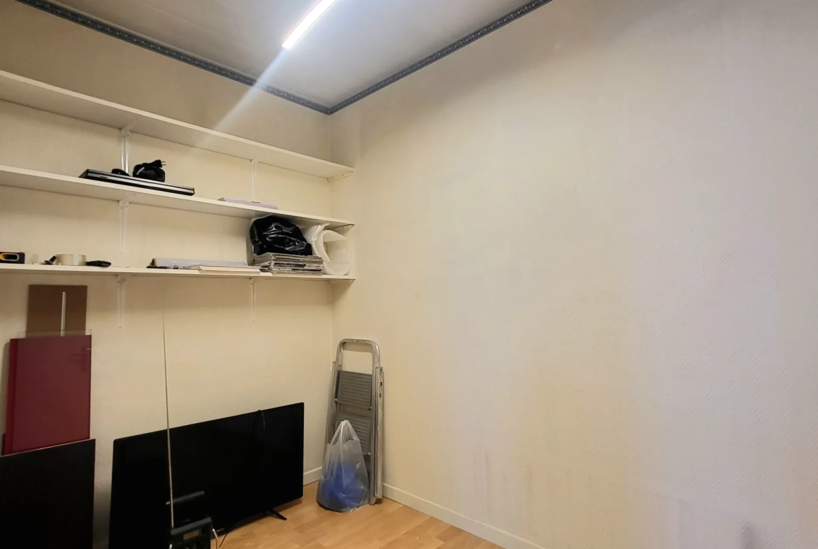 Appartement T2 lumineux avec bureau, balcon et stationnement à Osny 