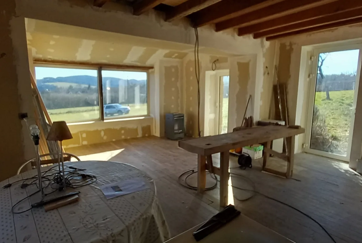 Maison en pierre à rénover de 146 m² avec grand terrain à Bosmoreau les Mines 