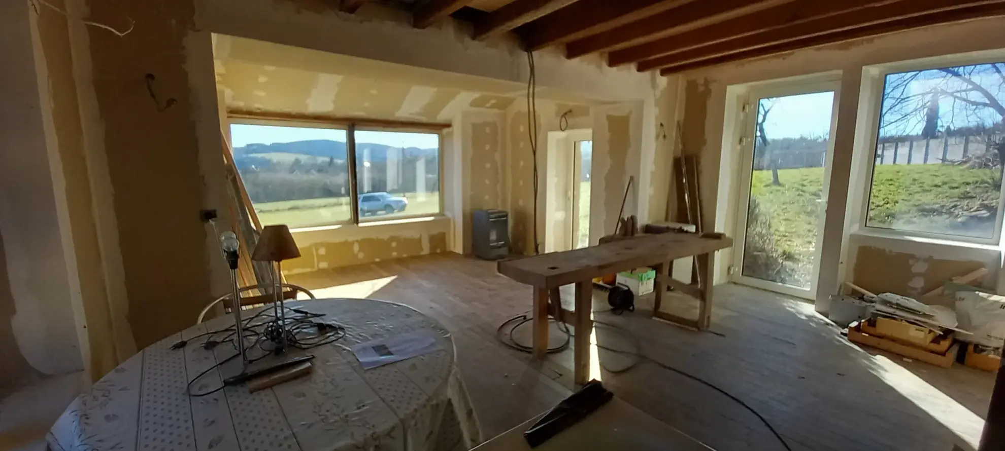 Maison en pierre à rénover de 146 m² avec grand terrain à Bosmoreau les Mines 