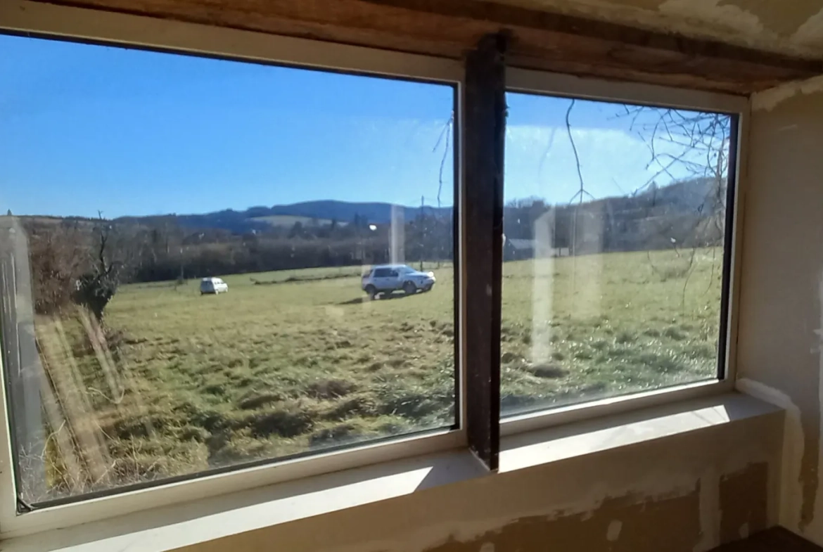 Maison en pierre à rénover de 146 m² avec grand terrain à Bosmoreau les Mines 